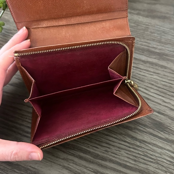 Louis Vuitton Tresor Trifold Monogram Wallet - Picture 13 of 13